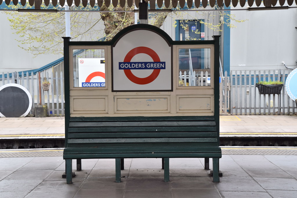 Golders Green Underground Station (Northern Line) Golders … Flickr