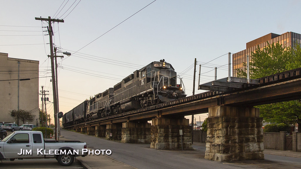 20230425 0655 BIP 478278 on Job 1, Parkersburg, WV Flickr