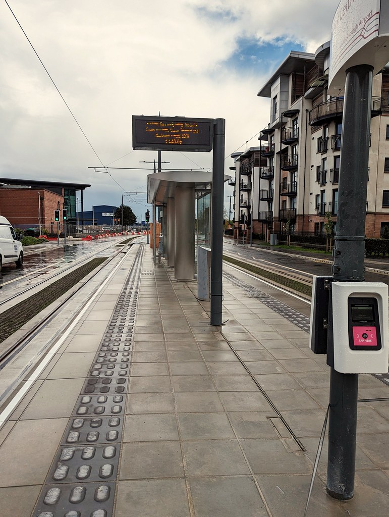 Port of Leith tramstop, Ocean Drive, May 2023 alljengi Flickr