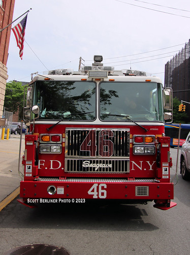 FDNY TOWER LADDER 46 | Scott Berliner | Flickr