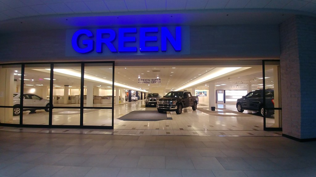 Blue Green Green Hyundai dealership at the former Bergner'… Flickr
