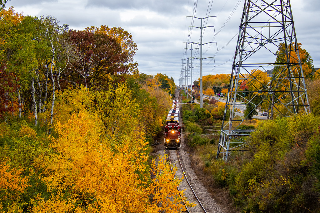 Roseville The Hugo Job heads east out of Roseville behind … Flickr