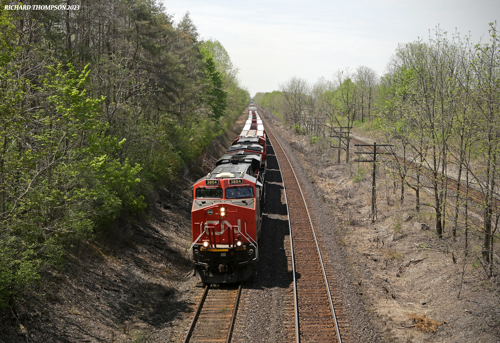 CN M302 Denfield Rd London, ON 5/13/23 CN train M302 prepa… Flickr