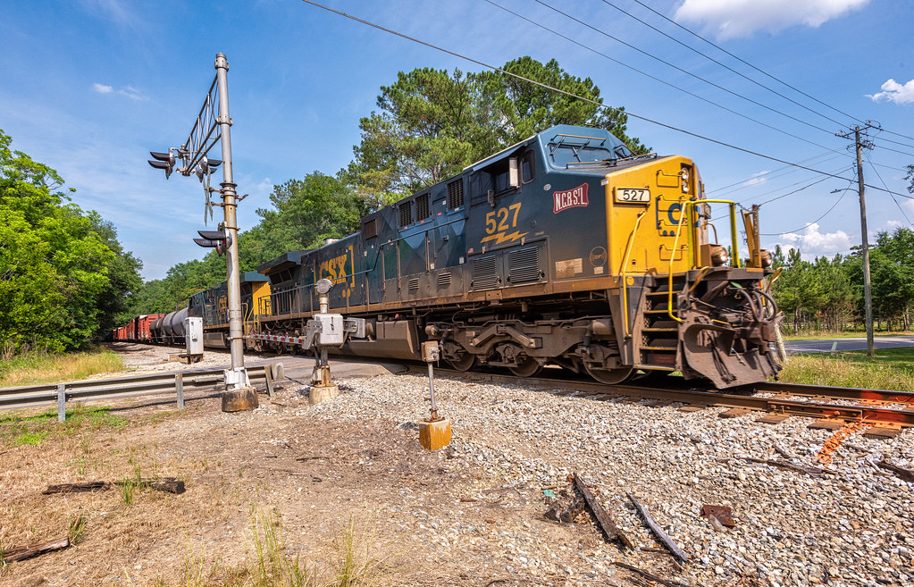 Cowarts, AL M650 with the CSX NC&StL sticker unit leading … Flickr