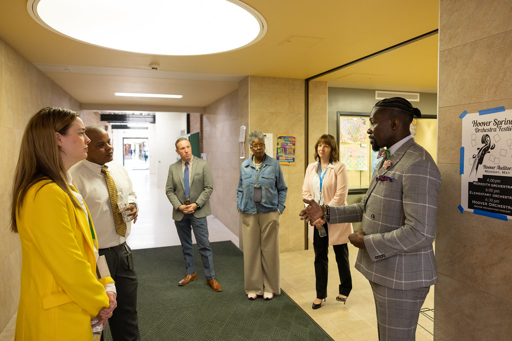 Dr. Roberts Visits Hoover & Meredith The morning after bei… Flickr