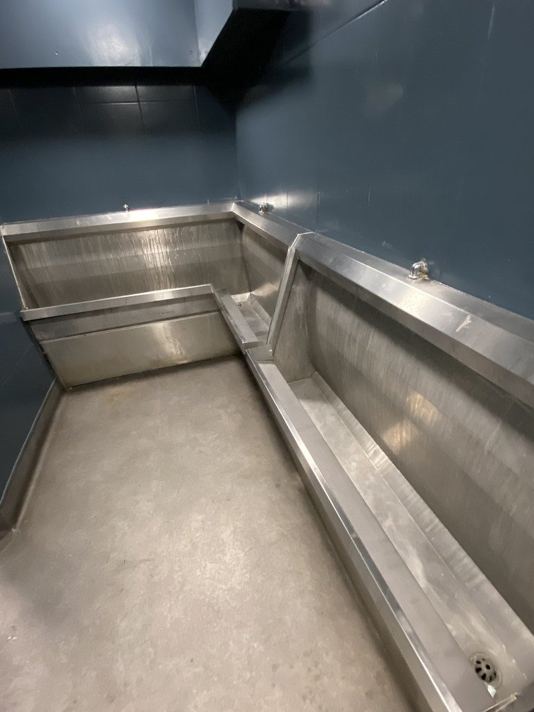 Urinals of Ireland (photo 17) Location Darcy’s Bar, 2 Fo… Flickr