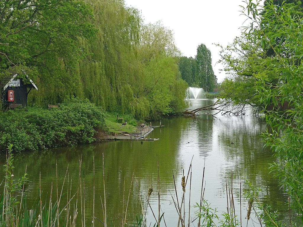 Lake Meadows, Billericay Linda 2409 Flickr