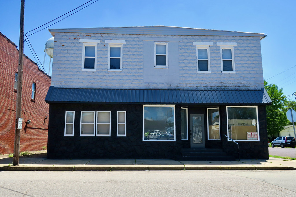 For Rent, Gerald, MO A vacant building with a "For Rent" s… Flickr