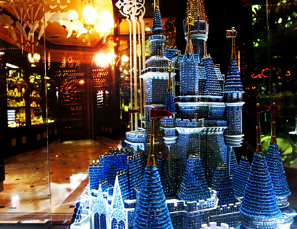Castle of Glass Main Street shop, Disneyland "Hard to keep… Flickr