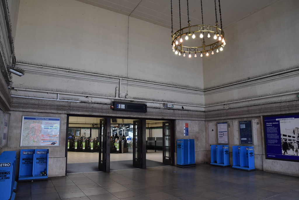 Morden Underground Station (Northern Line) Morden Undergro… Flickr