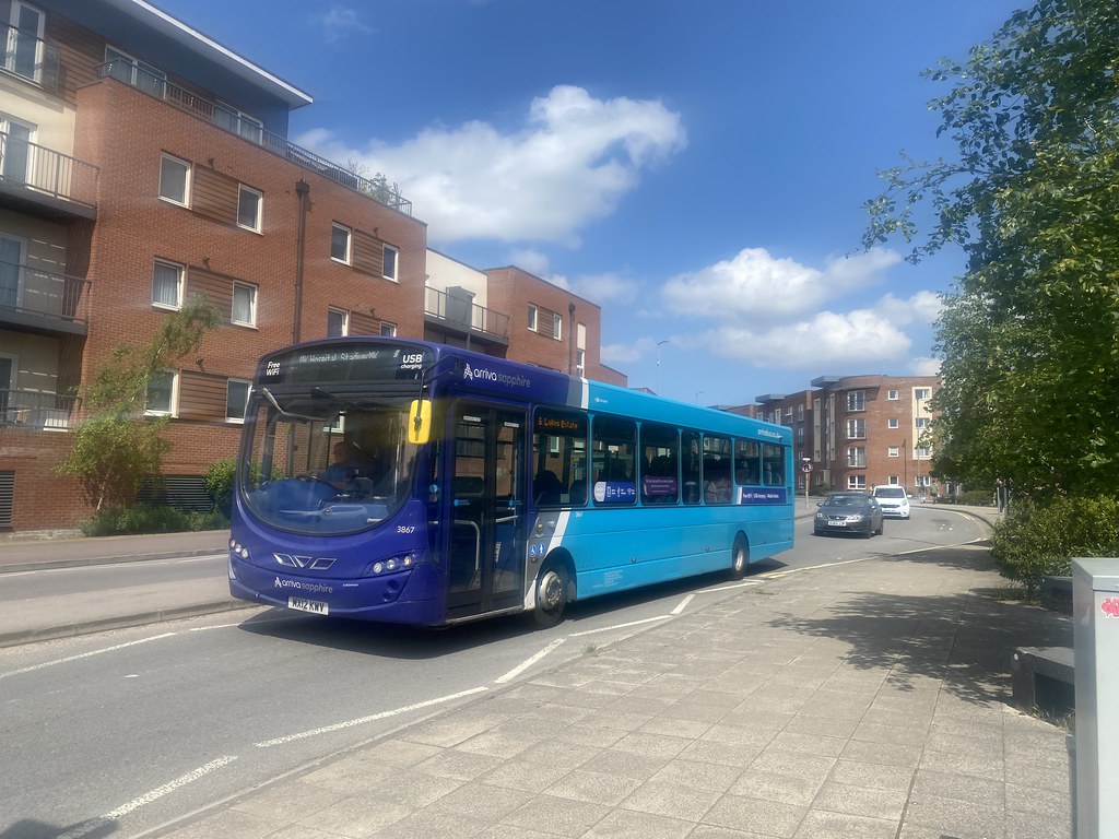 Arriva Beds & Bucks (Milton Keynes) 3867 in Princes Way, B… Flickr