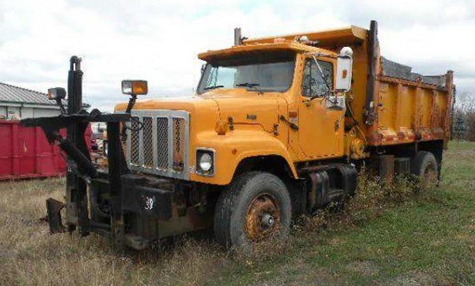 Town of Big Flats, NY 2001 International 2574 4x2 dumpplo… Flickr