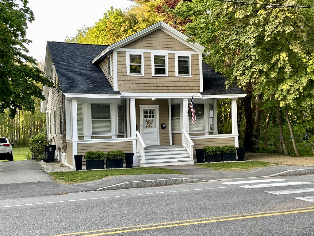 10 Summer Street. Kennebunk, Maine. Built in 1900 using th… Flickr