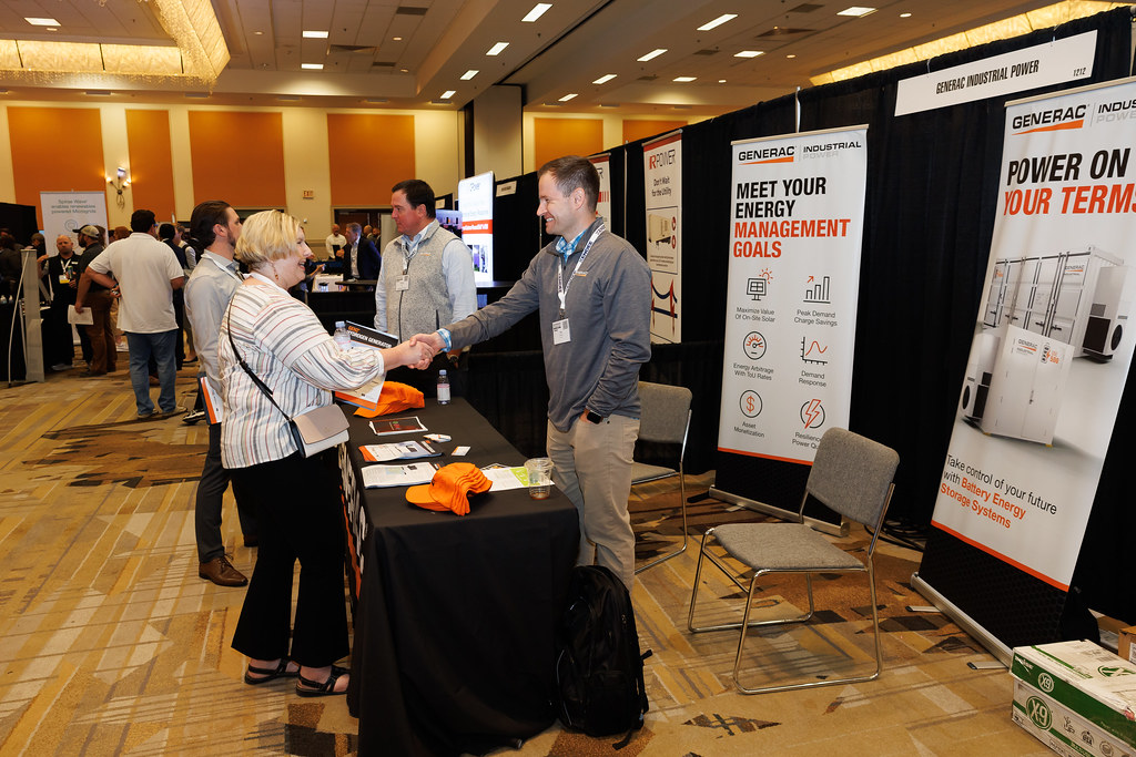 SAND6844 Endeavor Business Media Flickr