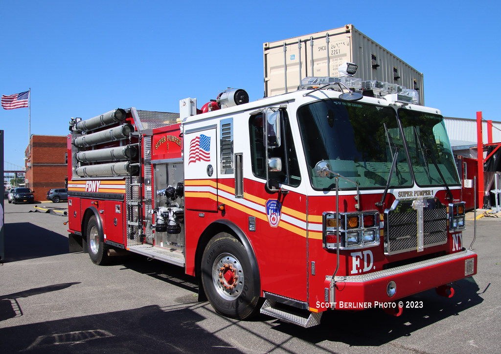 FDNY SUPER PUMPER 1 Scott Berliner Flickr