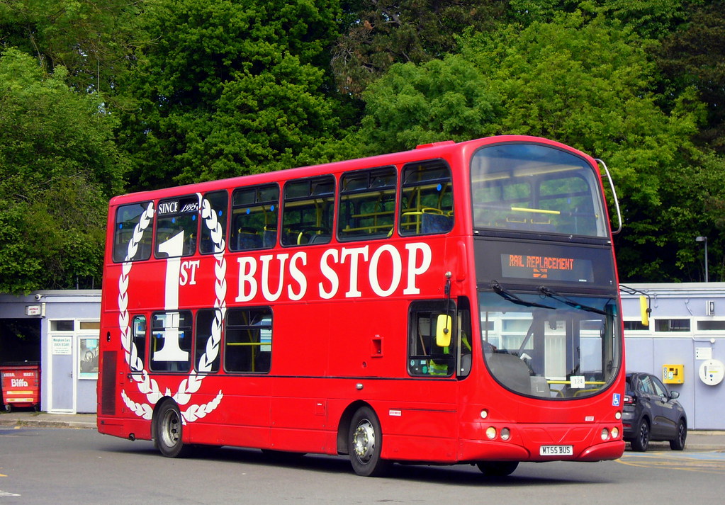 1st Bus Stop Buses MT55BUS/LX06DZW Who Could I Be? Flickr