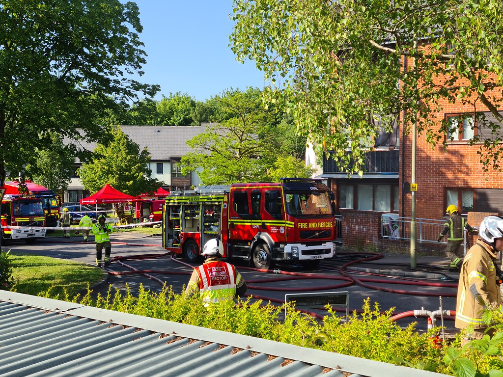 16 pump fire, Oakridge Road, Basingstoke 27.5.23 Flickr