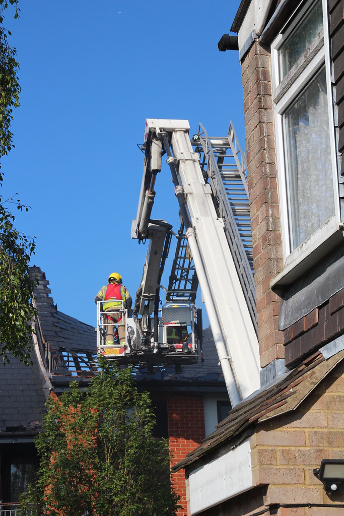 16 pump fire, Oakridge Road, Basingstoke 27.5.23 Flickr