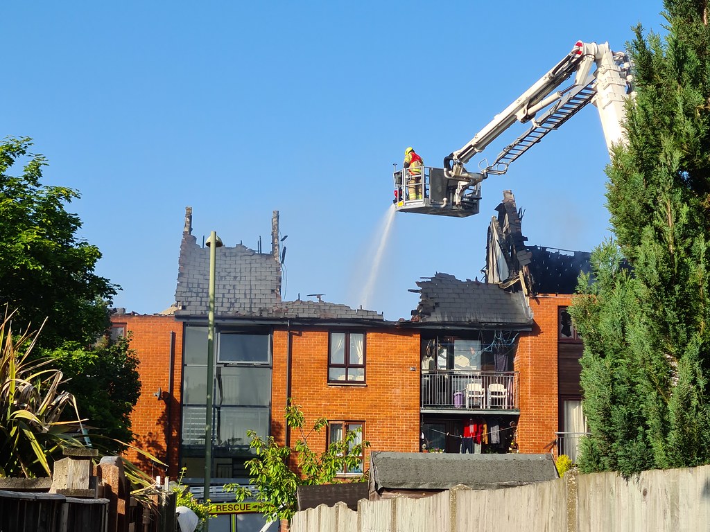 16 pump fire, Oakridge Road, Basingstoke 27.5.23 Flickr