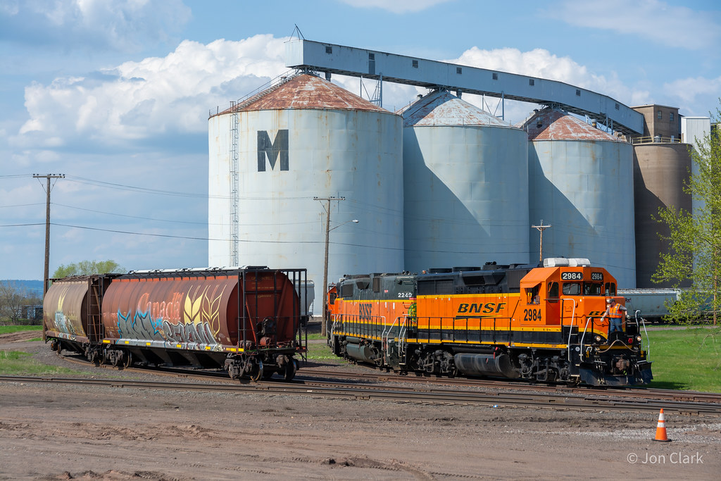 BNSF Switching in East End, Superior, WI Jon Clark Flickr