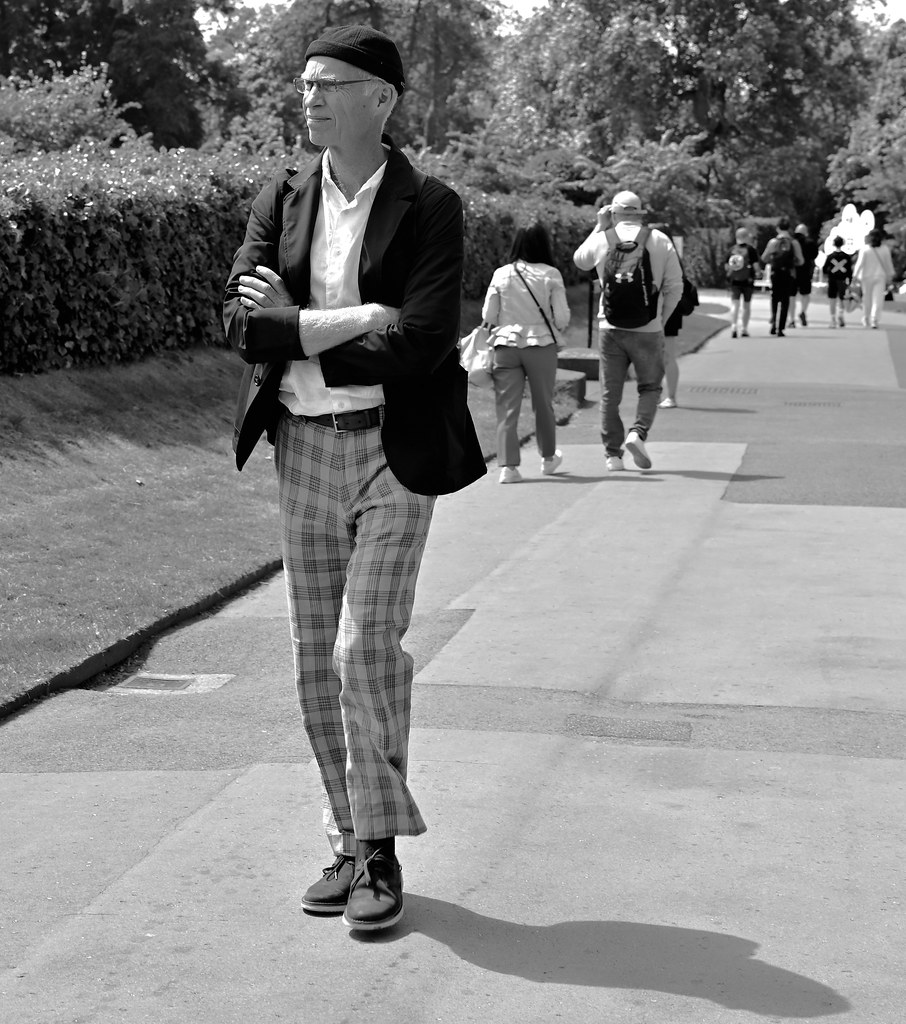 A Bank Holiday Munday stroll in the sunshine at Kew Garden… Flickr