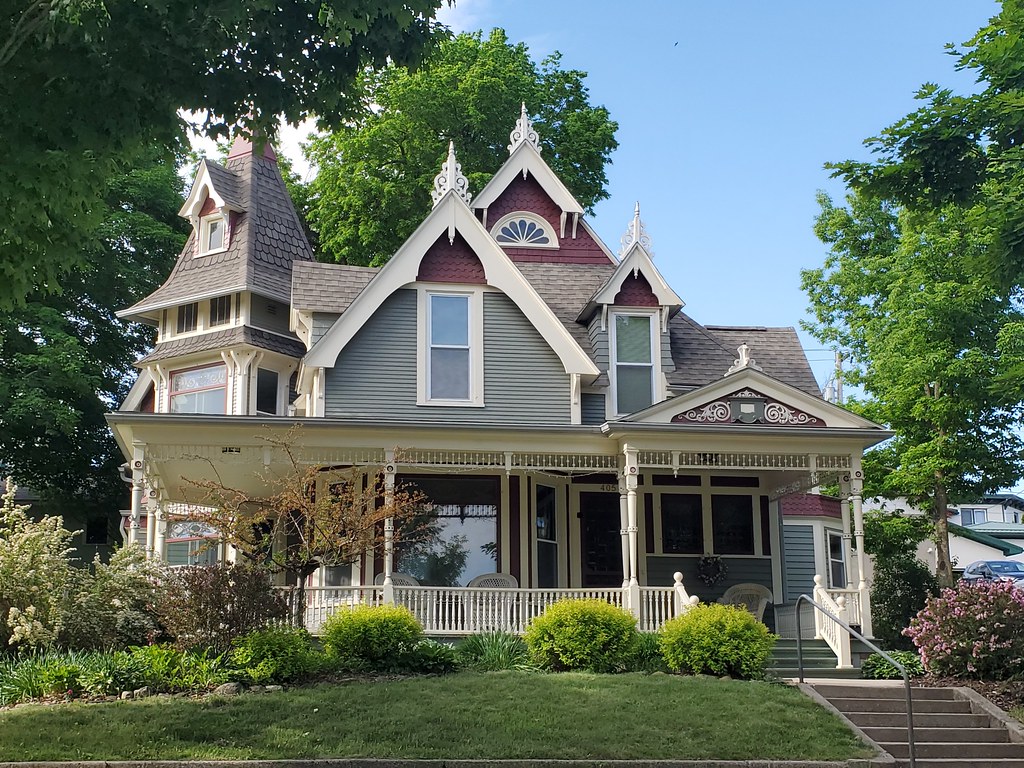 Decorah Houses I Complex Queen Anne cohodas208c Flickr