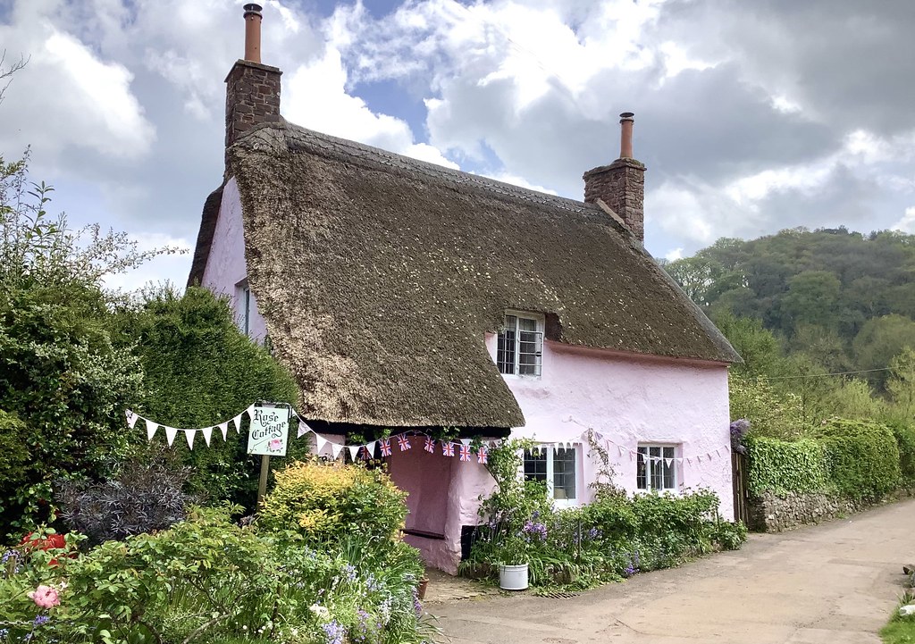 Rose Cottage * This cottage is located on a quiet lane in … Flickr