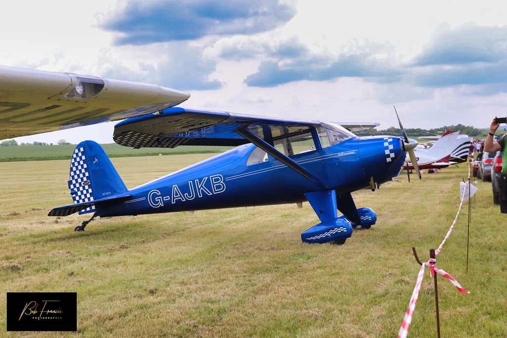 Bidford Wings & Wheels an Event of old planes and cars at … Flickr
