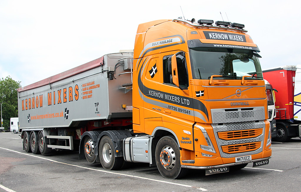 Kernow Mixers WK 71 ECZ 01.06.2023 at Leigh Delamere Ser… Flickr