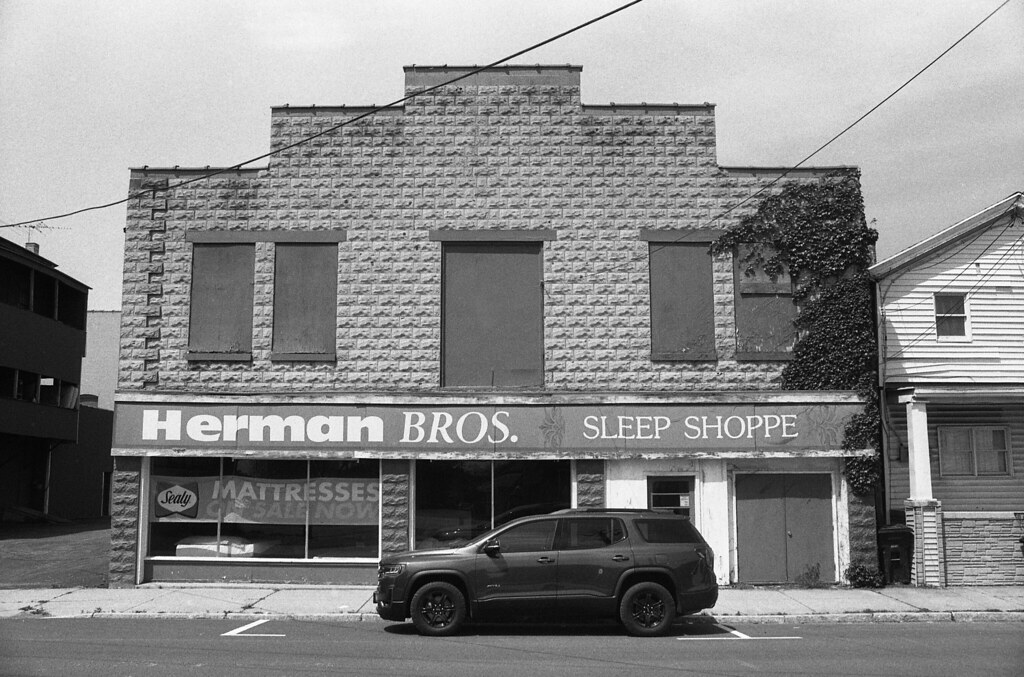 Lyons, NY Nikon FM2n NikkorO.C 35mm f/2 Fomapan 400 shot … Flickr