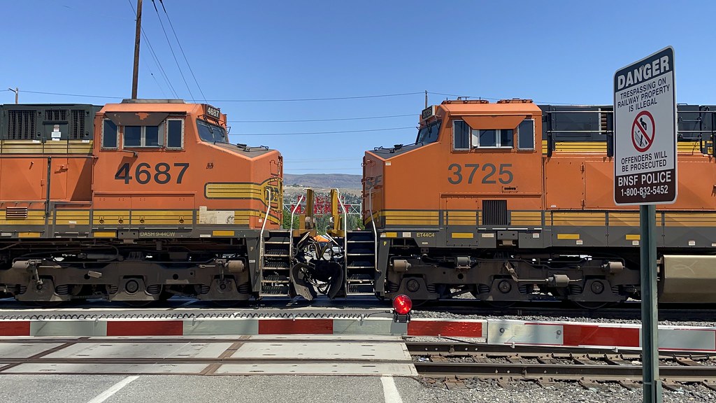 Railfanning Wenatchee, WA Brett Lundgren Flickr