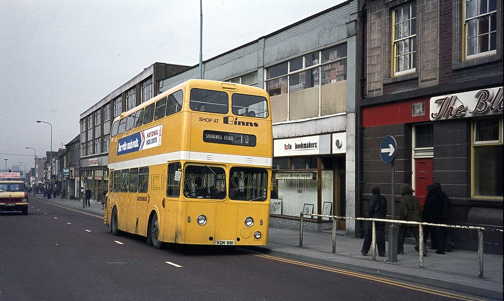 High Street, Gateshead, circa 1975 A gritty '70s view of H… Flickr