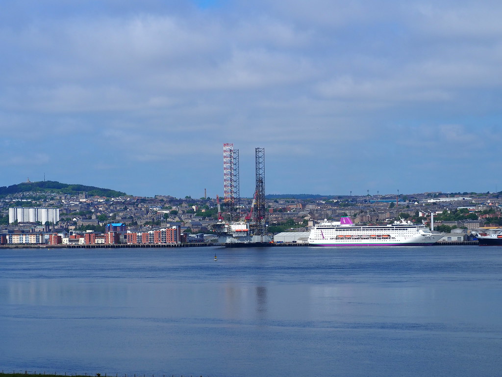 The Dundee Waterfront The Dundee Harbour Area Flickr