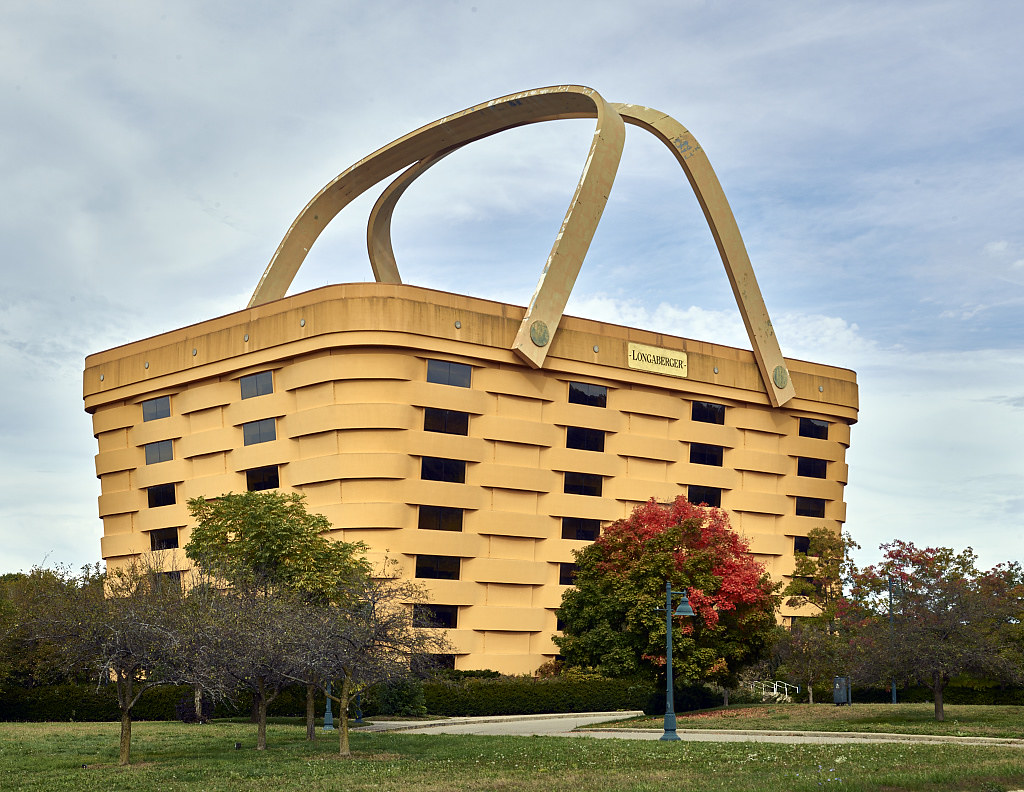 Ohio's famous "Big Basket" building in Newark, long the se… Flickr