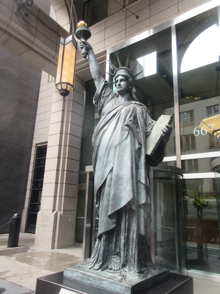2023 Mini Statue of Liberty 61st St Midtown Manhattan 2780… Flickr