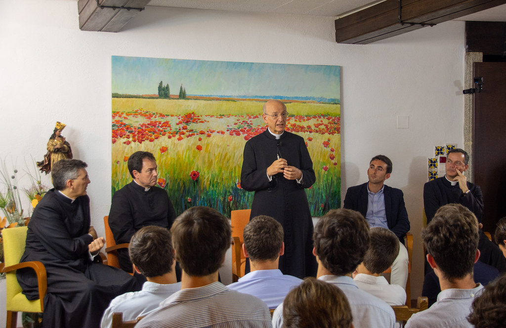 El prelado del Opus Dei en Valencia Viaje pastoral de Mons… Flickr