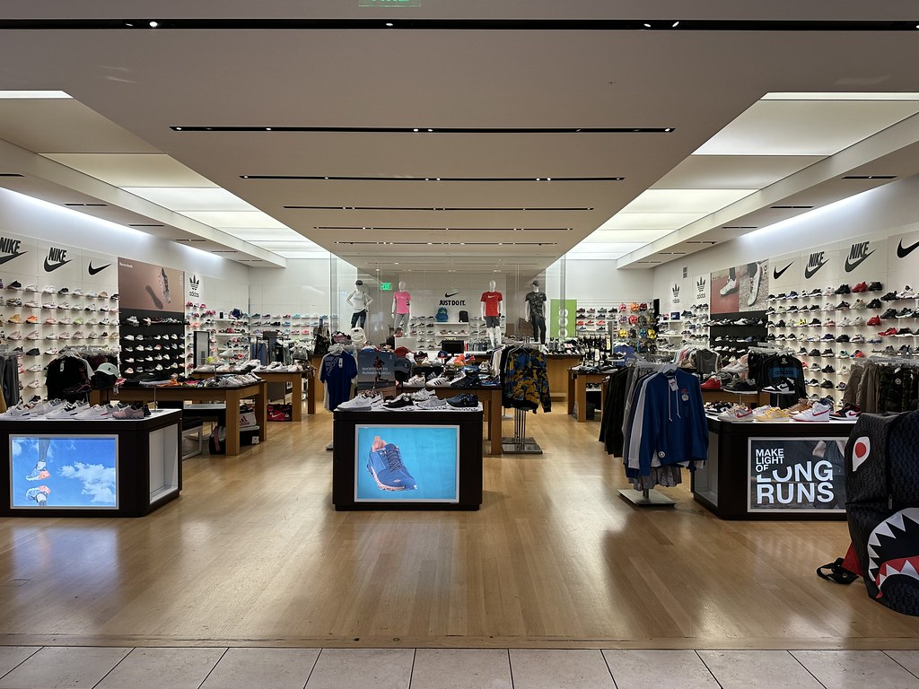 Sportive Dadeland Mall a photo on Flickriver