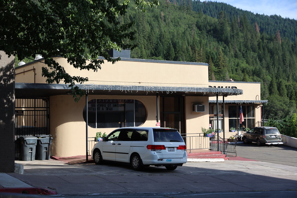 GV2A9444 Dunsmuir, Siskiyou County, California TravelBear71 Flickr