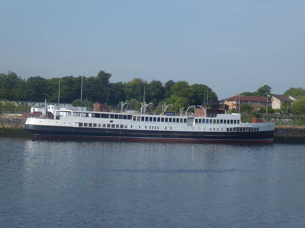 June10/11 Cycle to Balloch Greenock/Kelly Cut walk Flickr