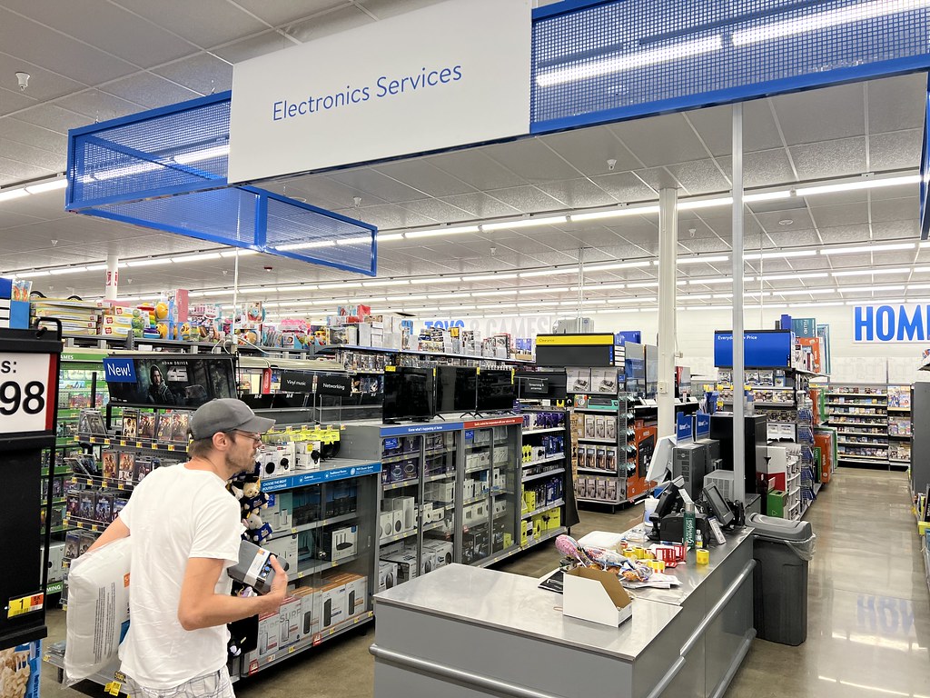 WalMart Tipton, Iowa 2023 Visit Post Remodel They rem… Flickr