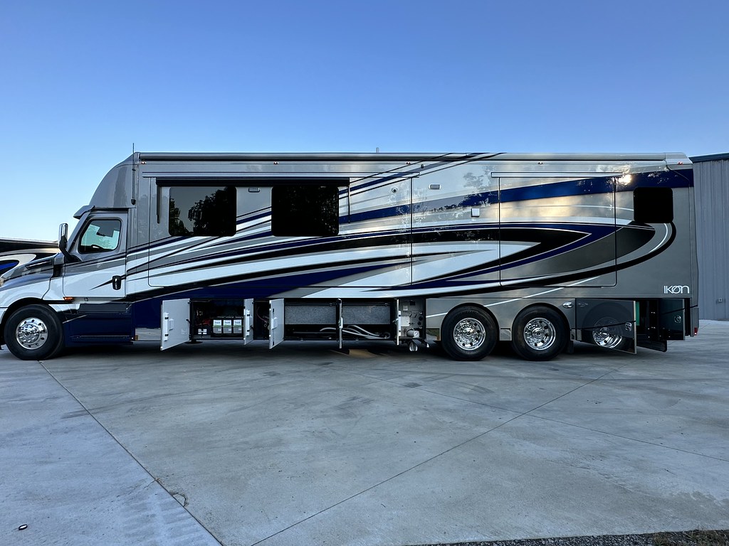 2023 Renegade Ikon Quad Slide i4534RX 600HP Motorhome Li… Flickr