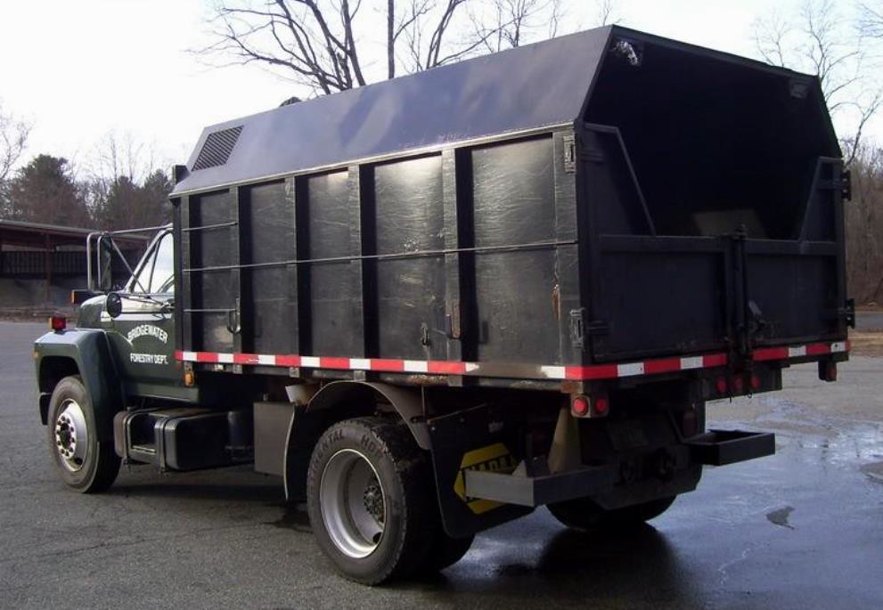 Town of Bridgewater, MA 1993 Ford F800 chipper dumpplow … Flickr