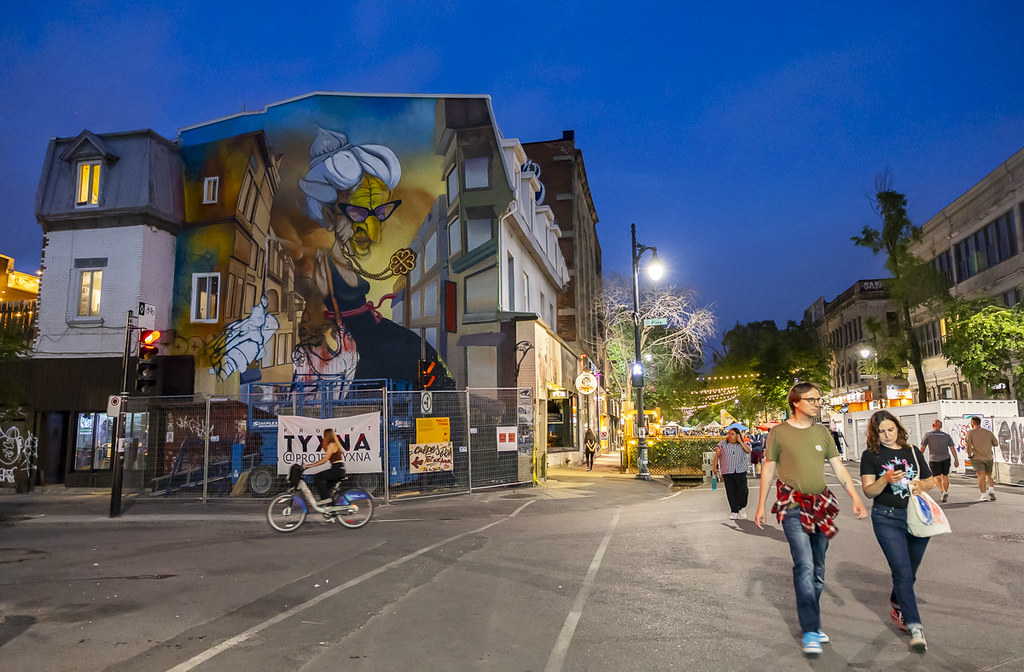 mural festival st laurent by eva blue 07 Montréal Flickr