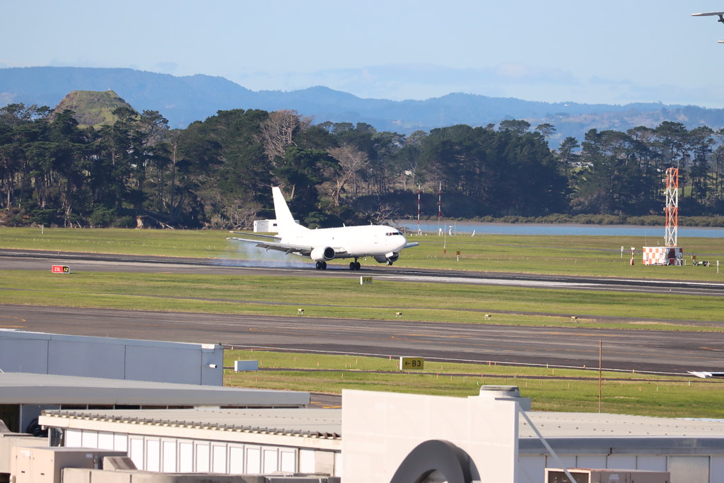 Airwork New Zealand Boeing 737300SF ZKTLE flightaware.co… Flickr