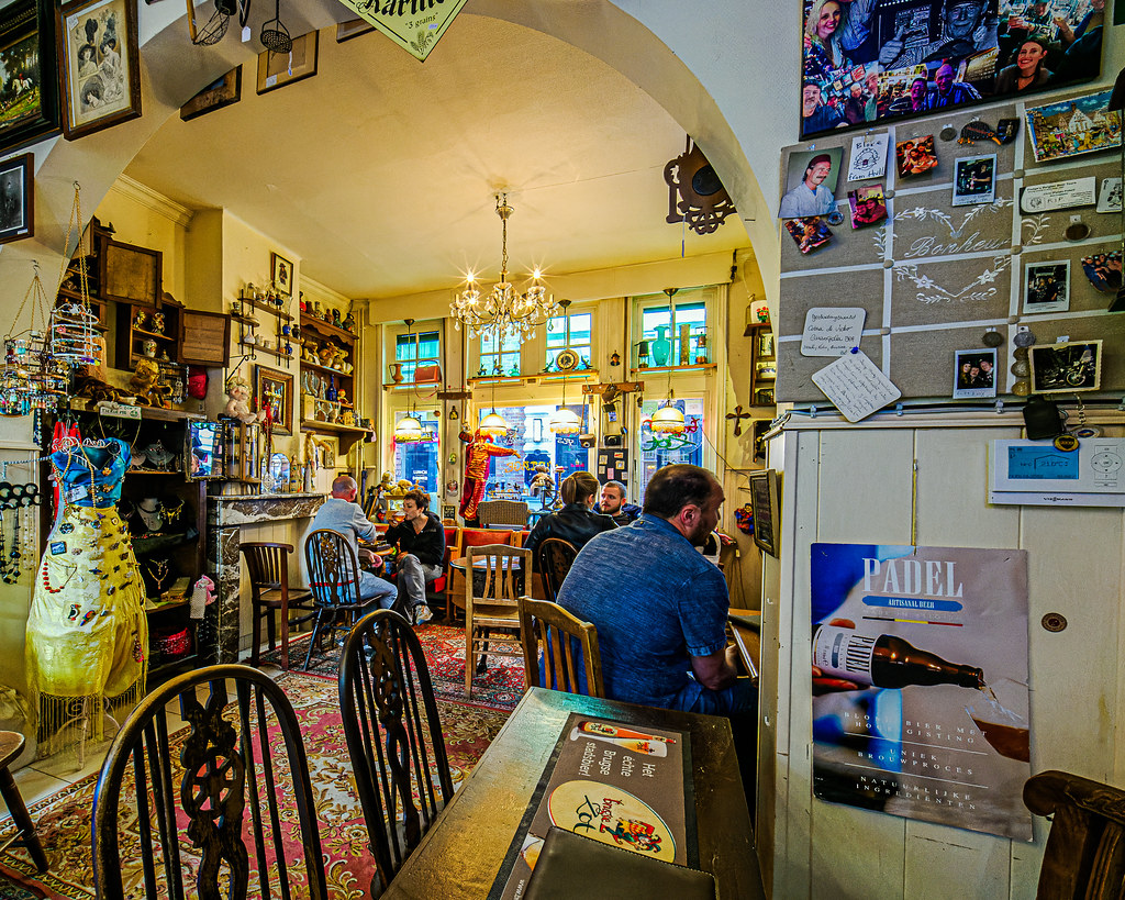 Inside Yesterday's World Bar (Bruges) (High ISO) (Monochro… Flickr