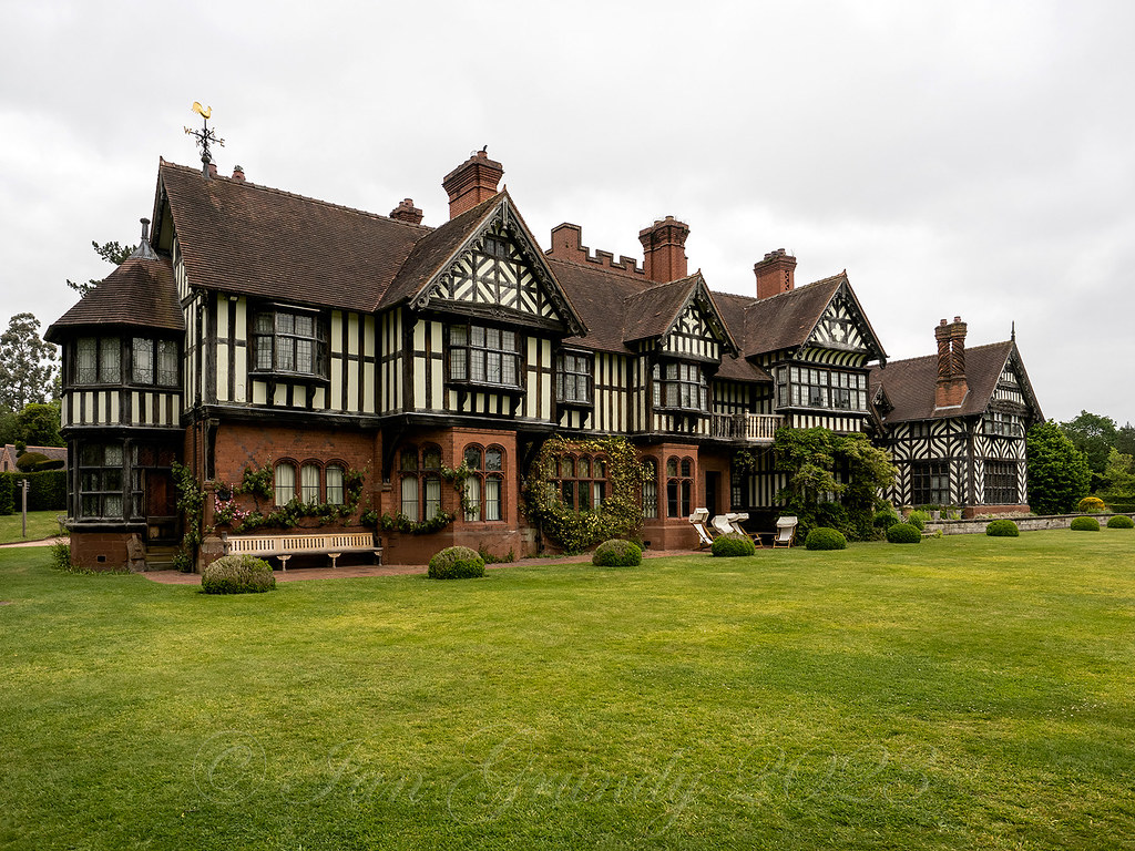 Wightwick Manor 8130 Wightwick Manor, Wolverhampton. Built… Flickr