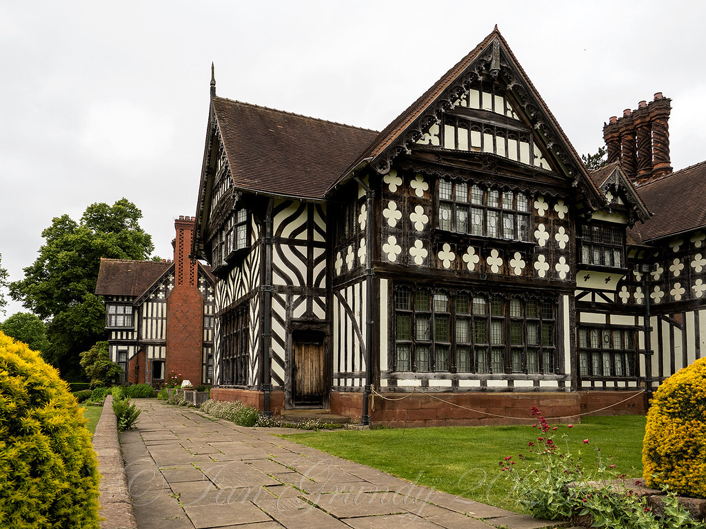 Wightwick Manor 8132 Wightwick Manor, Wolverhampton. Built… Flickr