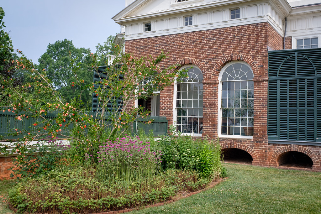 Side of Monticello with herbs/flowers Monticello Charlot… Flickr