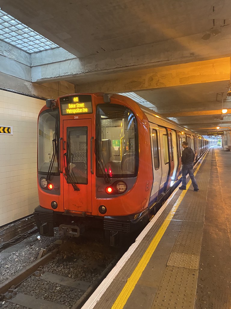 S8 Stock 21111 Metropolitan Line Uxbridge Station Flickr
