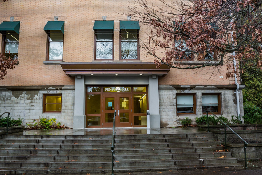 Fenton Hall 2015 12 11 01 Fenton Hall, University of Orego… Flickr